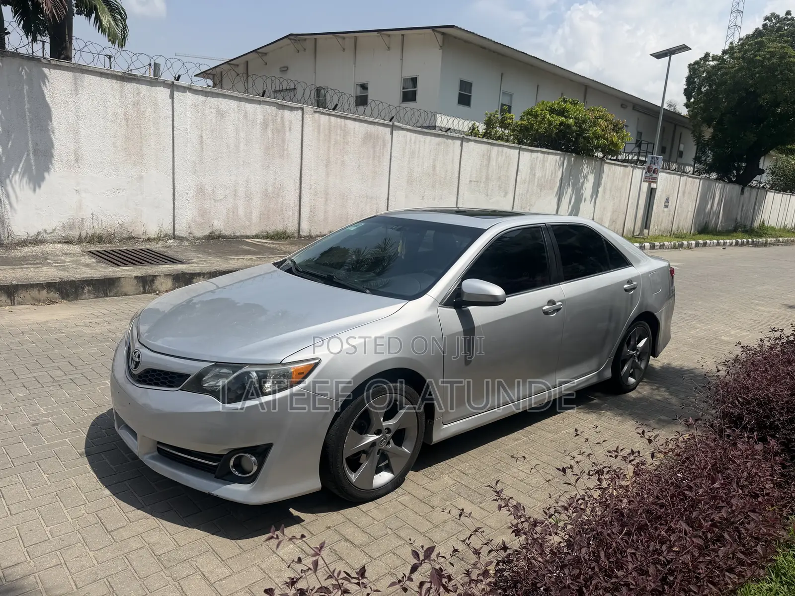 Toyota Camry SE V6 4dr Sedan (3.5L 6cyl 6A) 2012 Silver