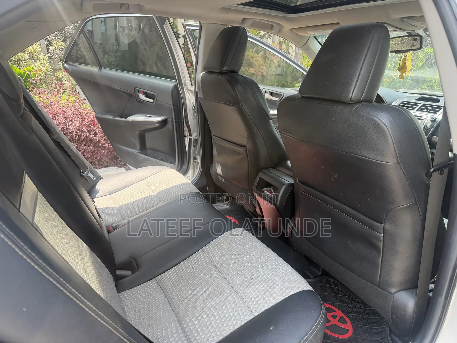 Toyota Camry SE V6 4dr Sedan (3.5L 6cyl 6A) 2012 Silver