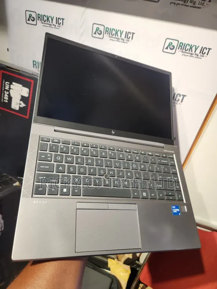 Laptop HP ZBook Firefly G8 16GB Intel Core i7 SSD 512GB