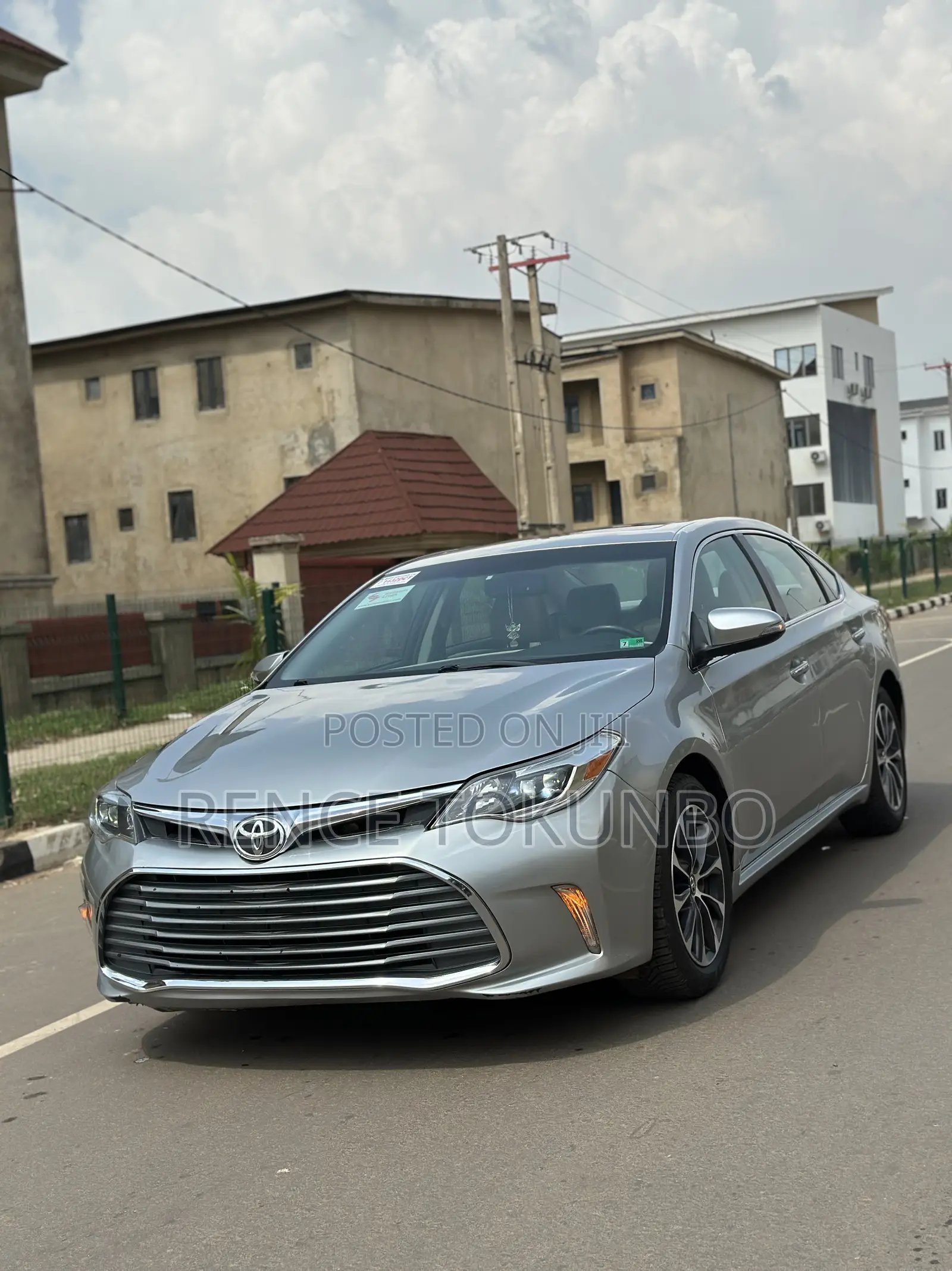 Toyota Avalon XLE Plus Sedan FWD (3.5L 6cyl 6A) 2017 Silver