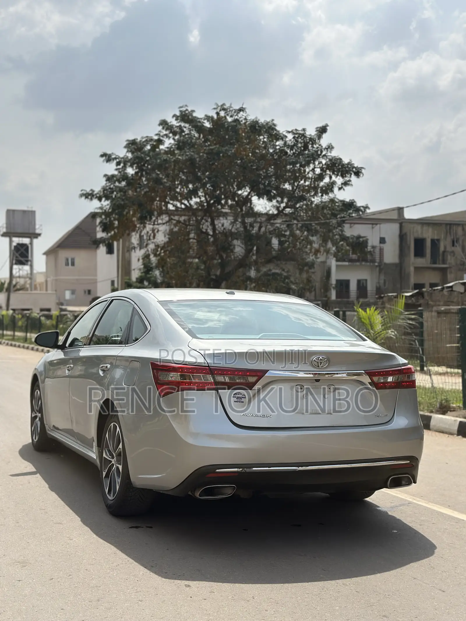 Toyota Avalon XLE Plus Sedan FWD (3.5L 6cyl 6A) 2017 Silver