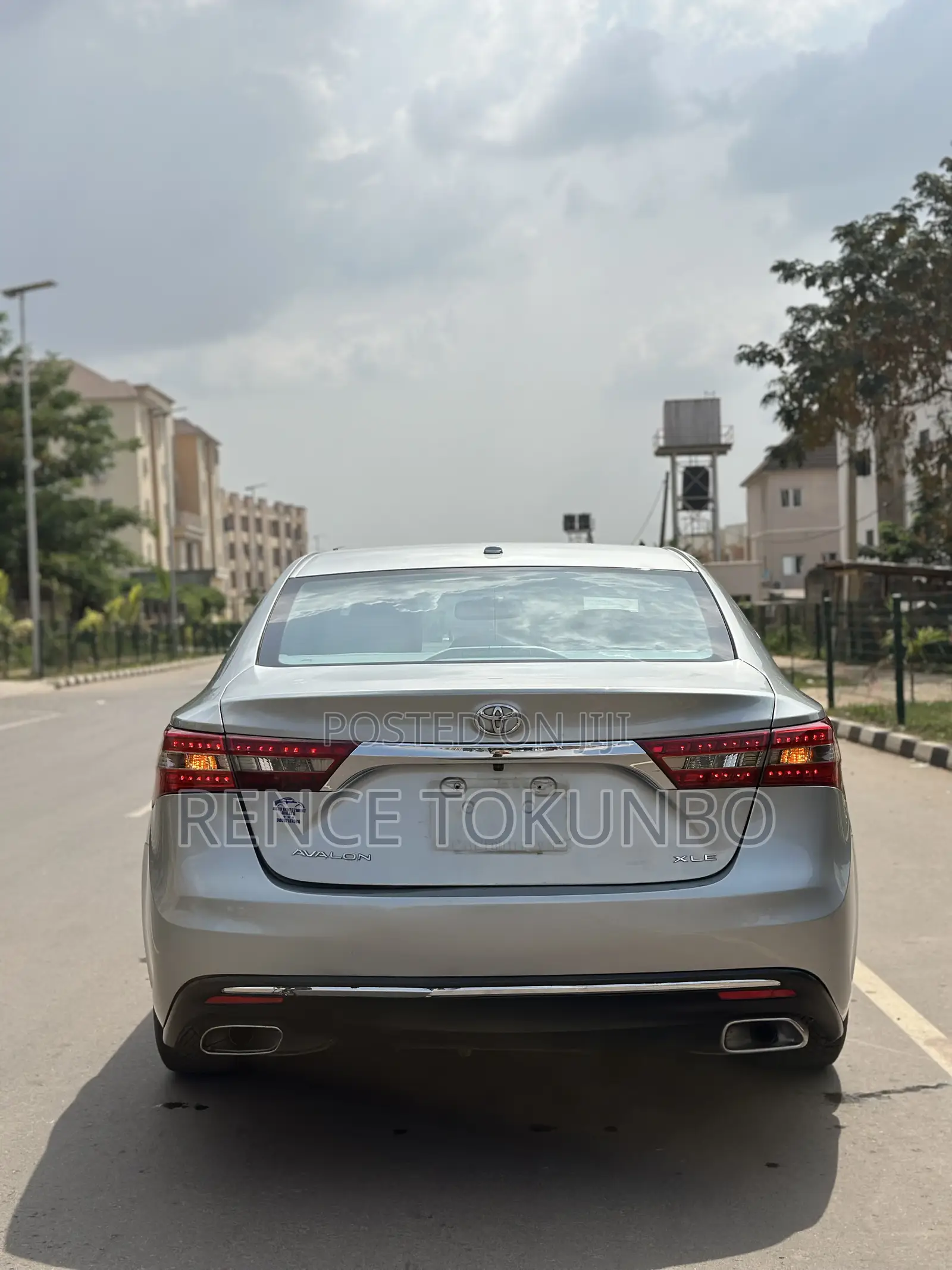 Toyota Avalon XLE Plus Sedan FWD (3.5L 6cyl 6A) 2017 Silver