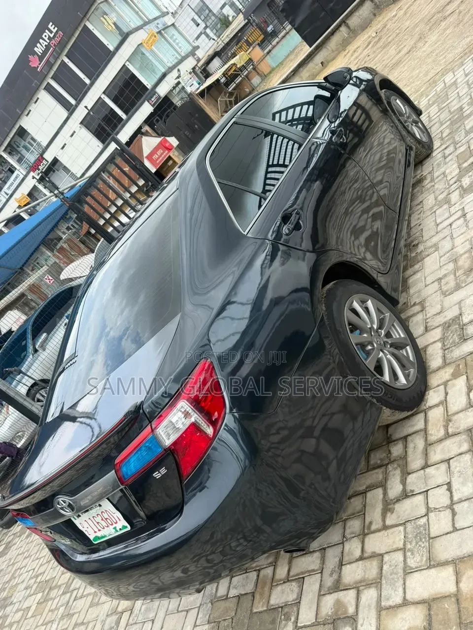 Toyota Camry SE 4dr Sedan (2.5L 4cyl 6A) 2013