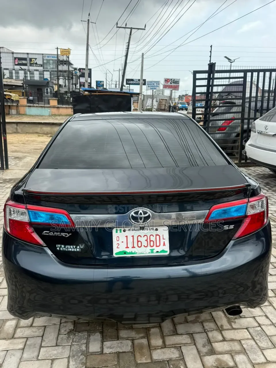 Toyota Camry SE 4dr Sedan (2.5L 4cyl 6A) 2013