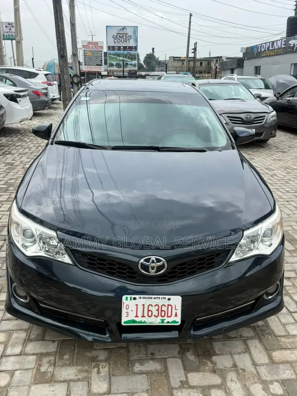 Toyota Camry SE 4dr Sedan (2.5L 4cyl 6A) 2013