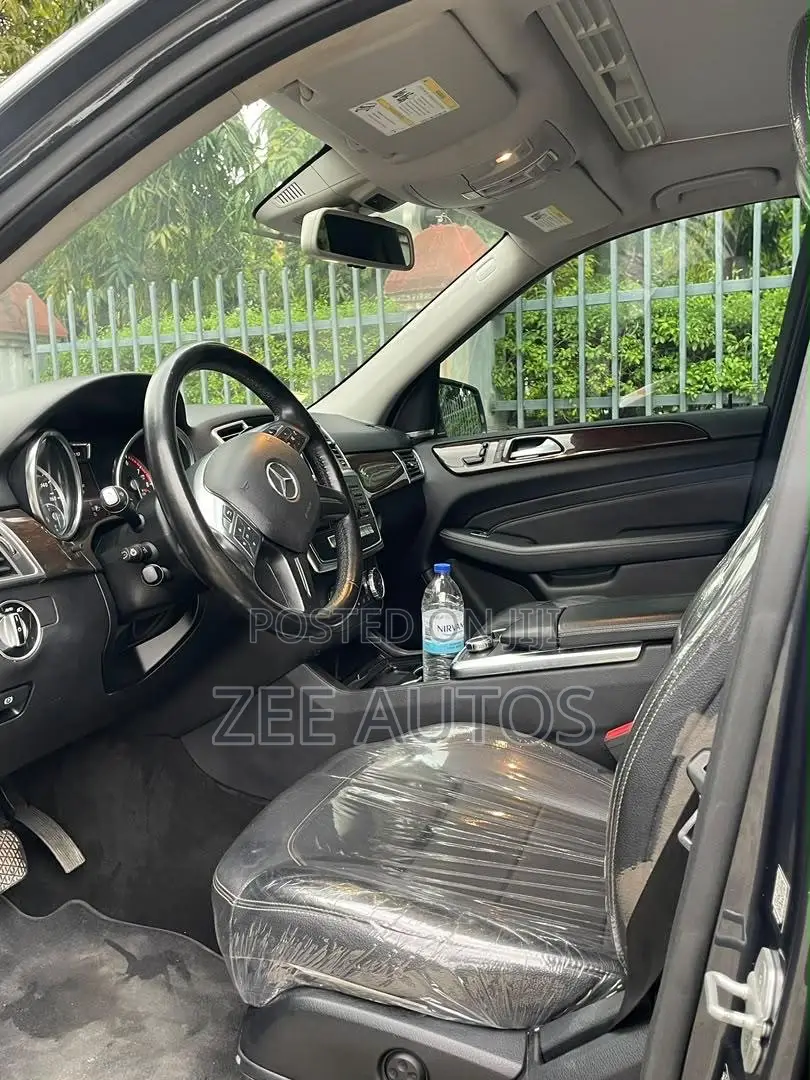 Mercedes-Benz M Class ML350 4MATIC 4dr SUV AWD (3.5L 6cyl 7A) 2015 Gray