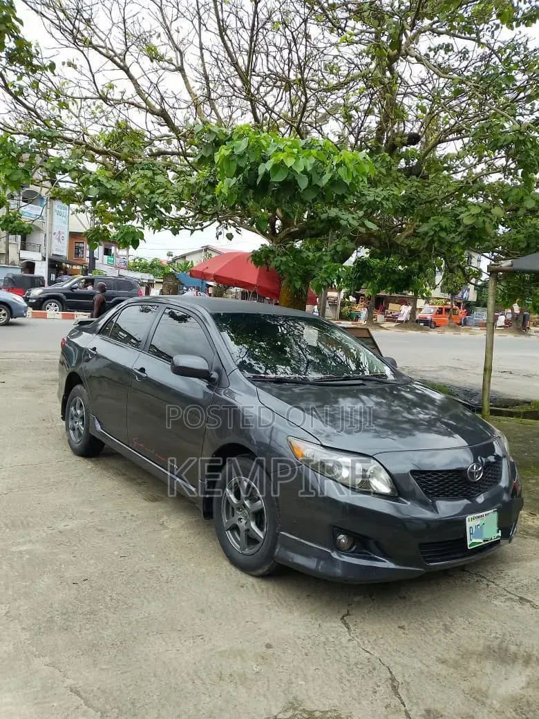 Toyota Corolla 2010 Black