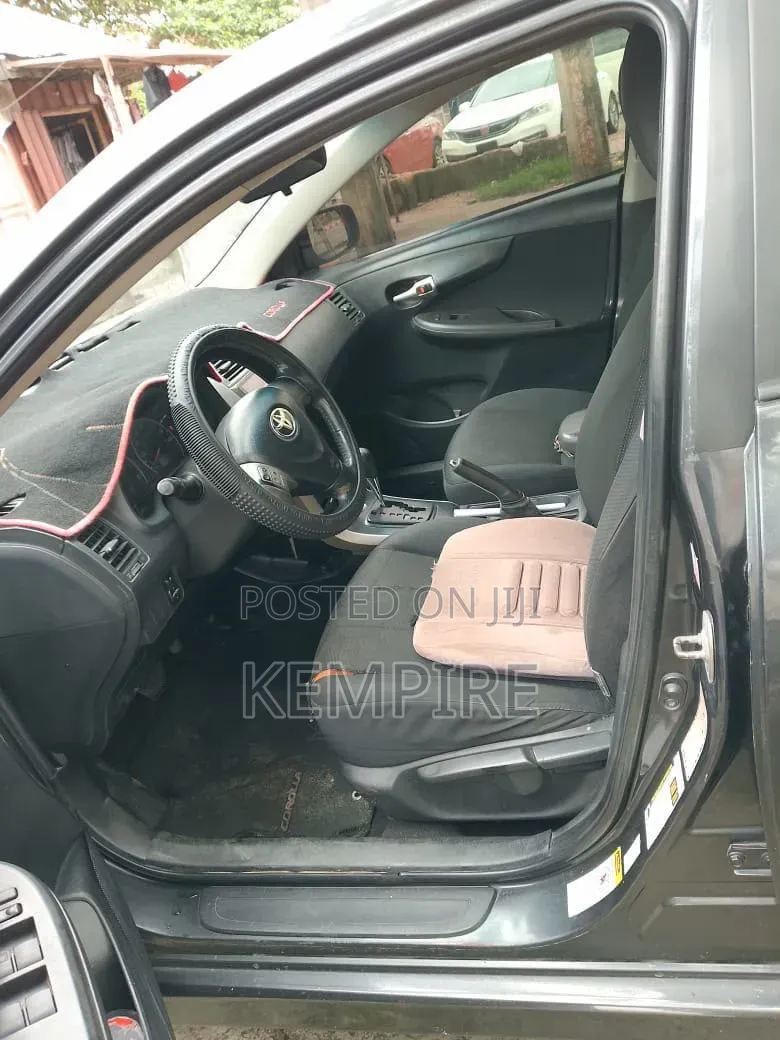 Toyota Corolla 2010 Black