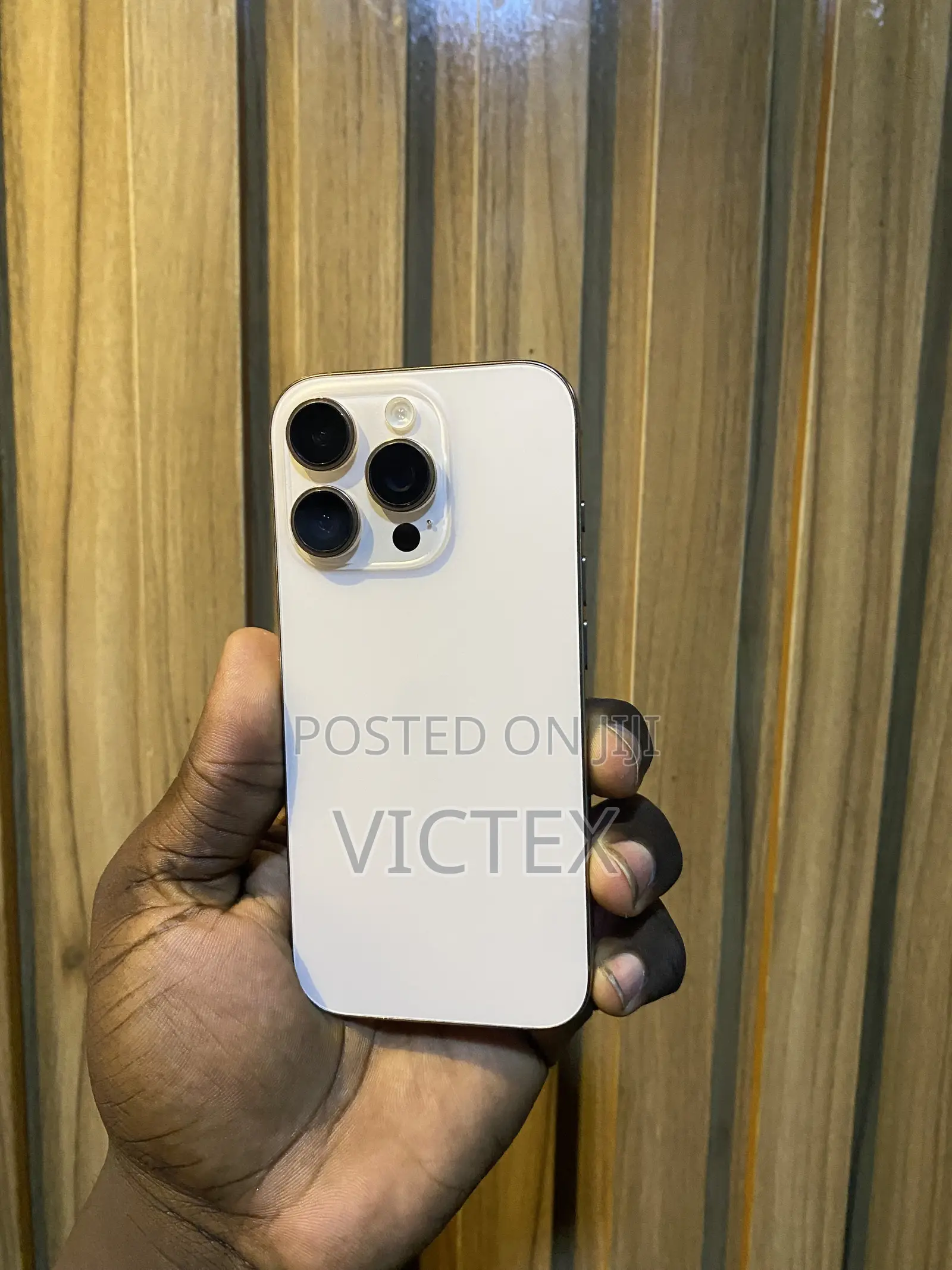 Apple iPhone 16 Pro 256 GB Gold