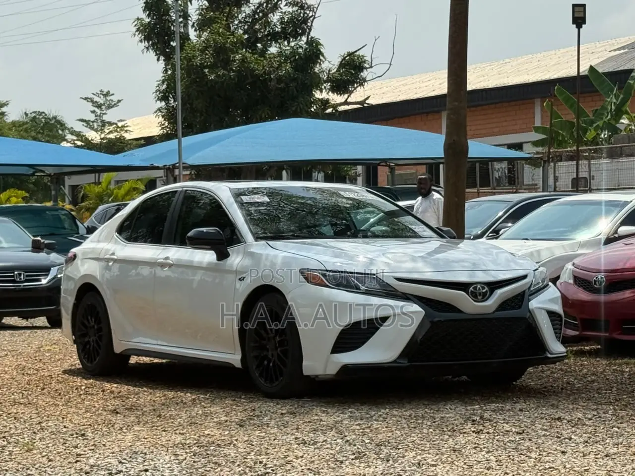Toyota Camry SE (2.5L 4cyl 8A) 2019 White