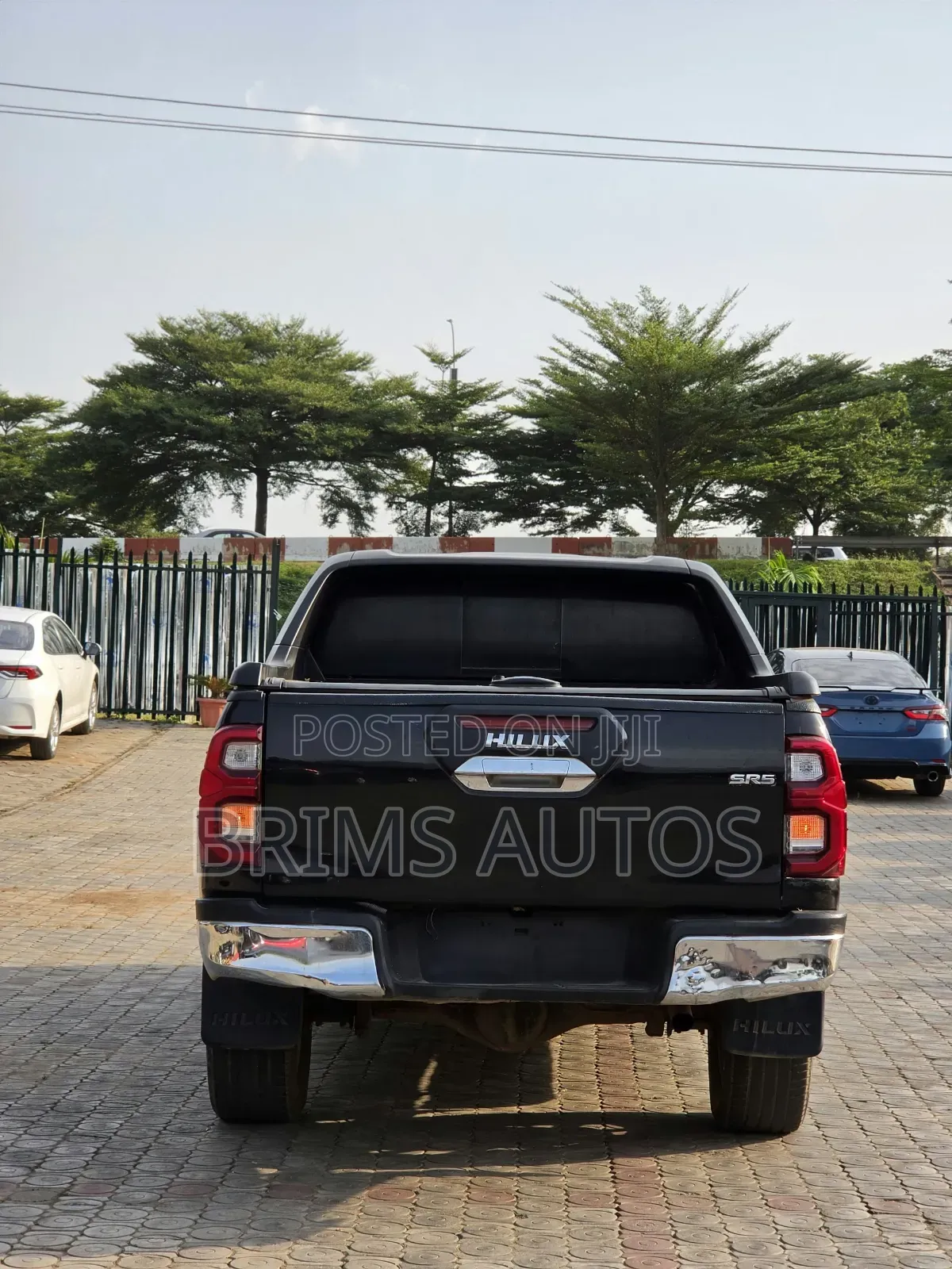 Toyota Hilux 2021 Black