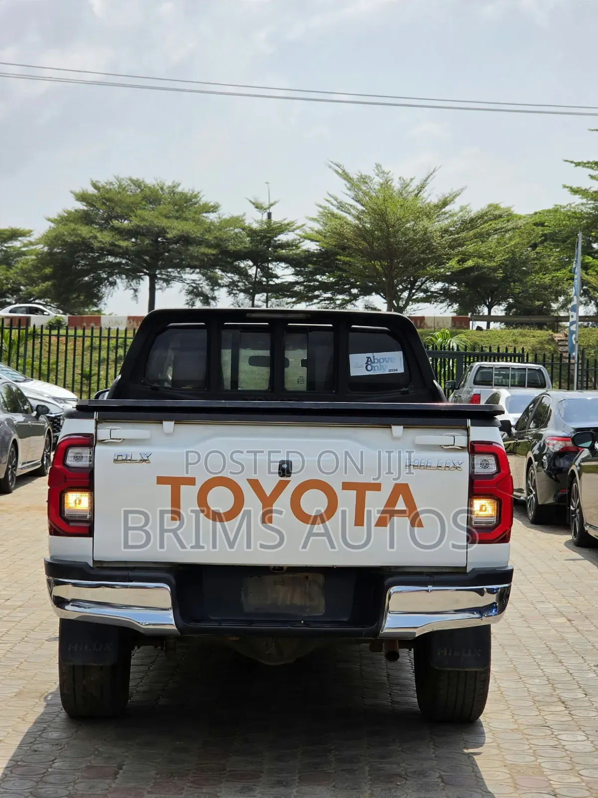 Toyota Hilux 2021 White