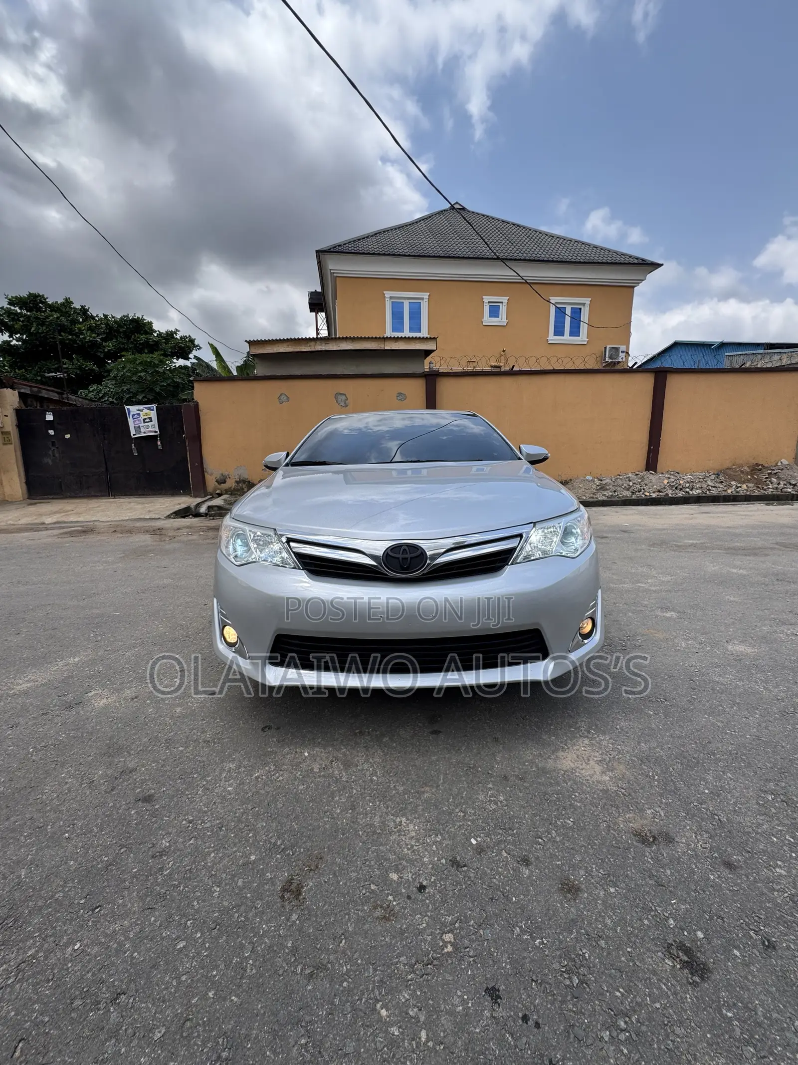 Toyota Camry XLE 4dr Sedan (2.5L 4cyl 6A) 2013 Silver