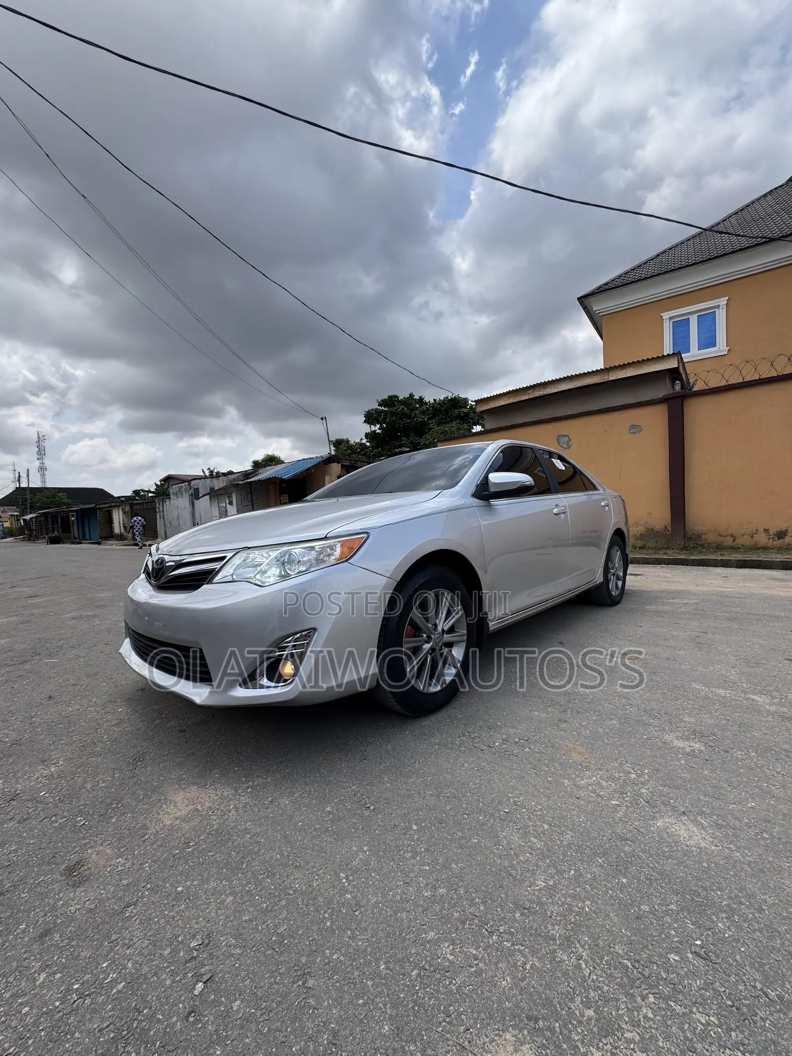 Toyota Camry XLE 4dr Sedan (2.5L 4cyl 6A) 2013 Silver