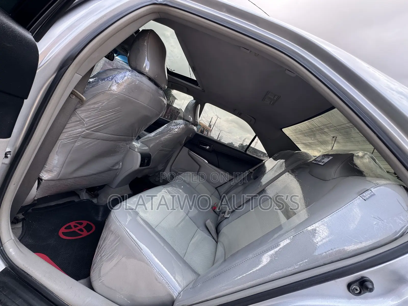 Toyota Camry XLE 4dr Sedan (2.5L 4cyl 6A) 2013 Silver