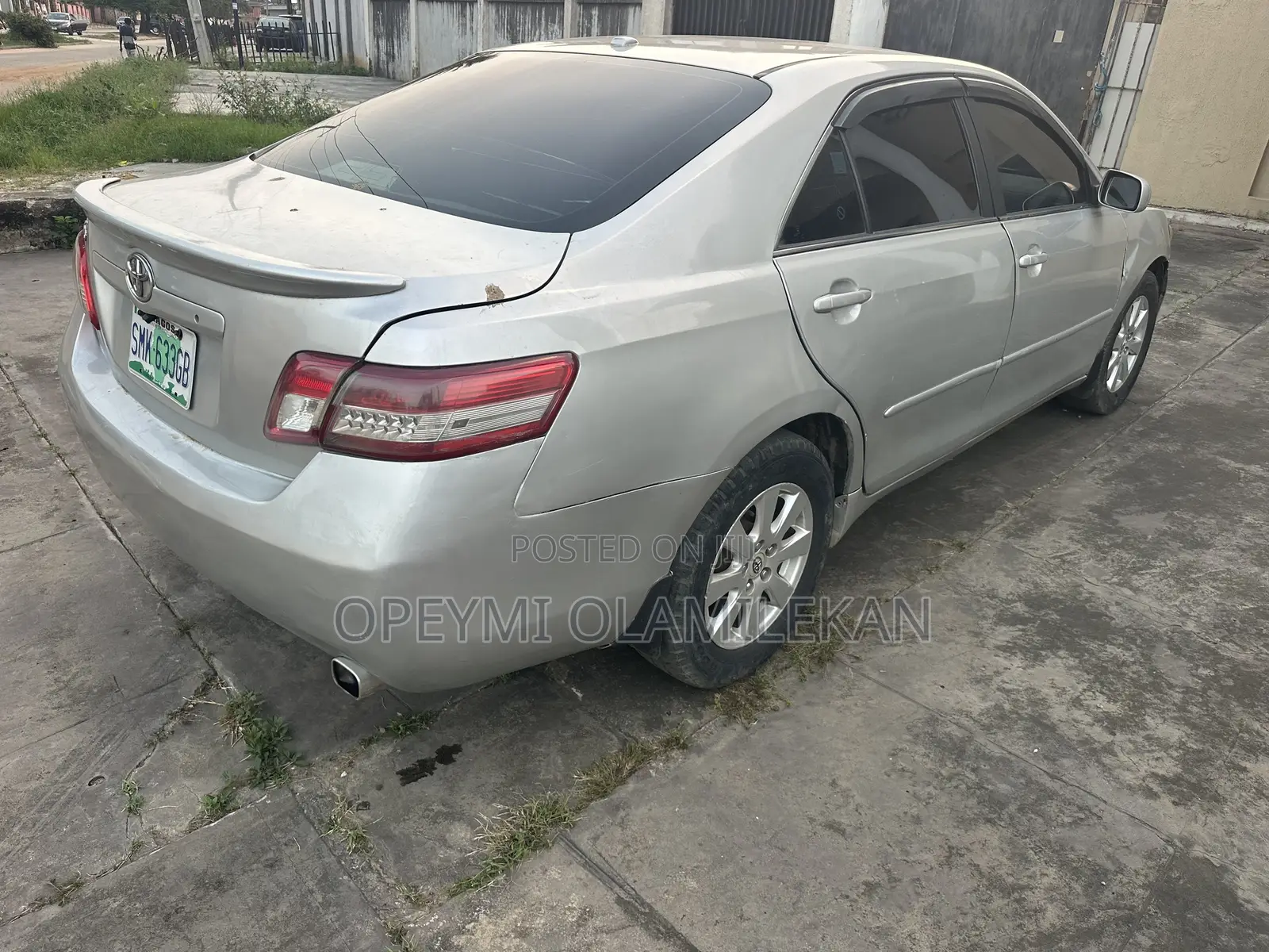Toyota Camry LE 4dr Sedan (2.5L 4cyl 6AM) 2010 Silver