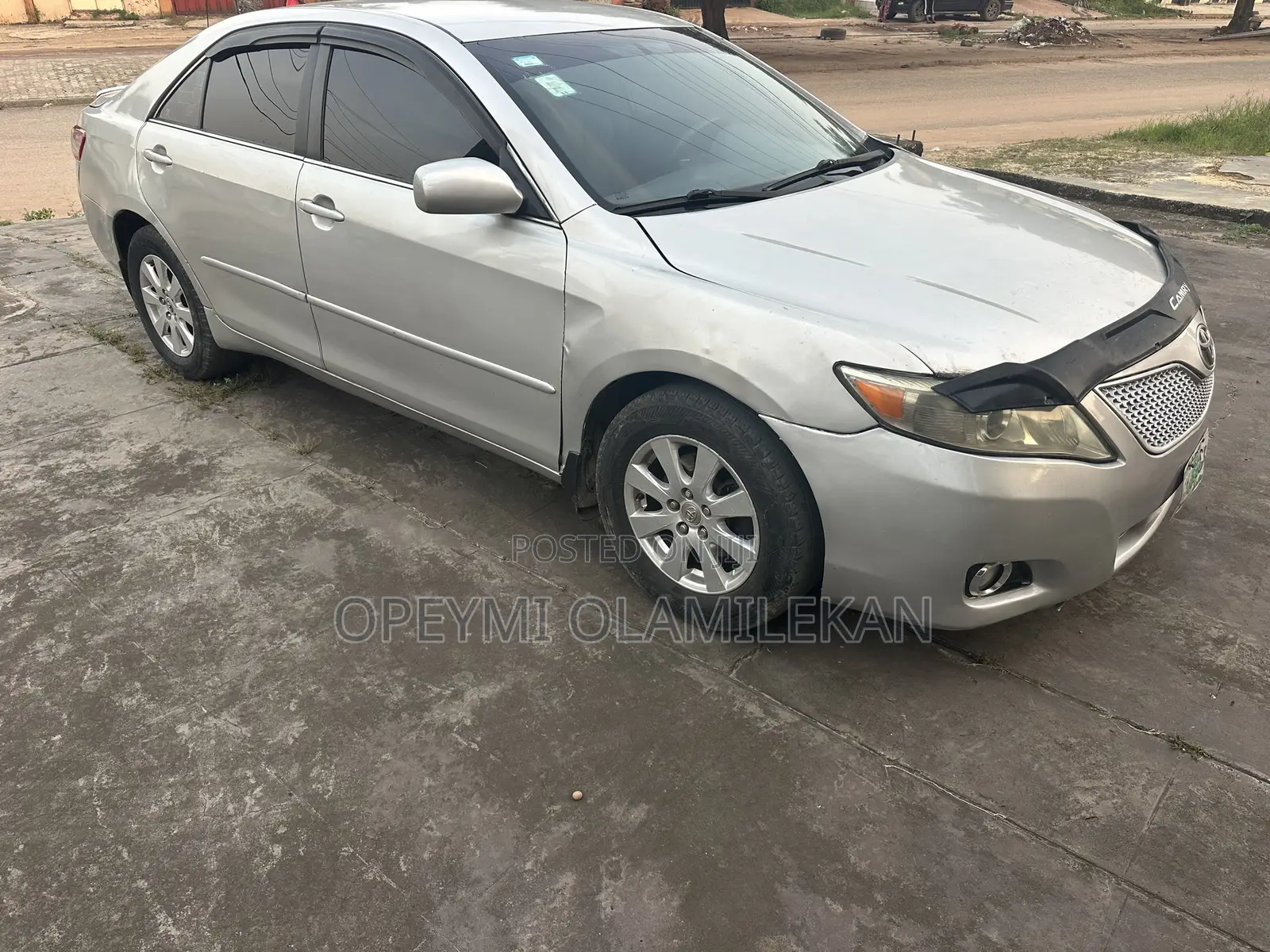 Toyota Camry LE 4dr Sedan (2.5L 4cyl 6AM) 2010 Silver