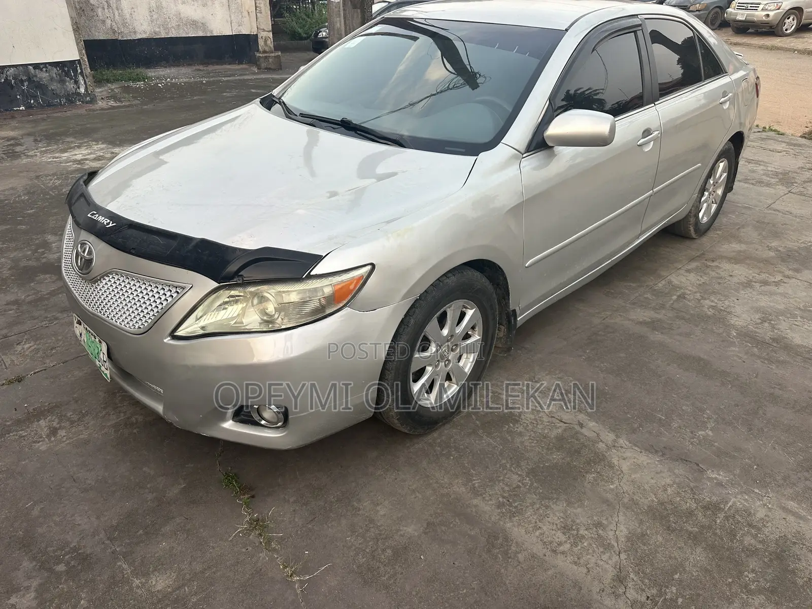 Toyota Camry LE 4dr Sedan (2.5L 4cyl 6AM) 2010 Silver