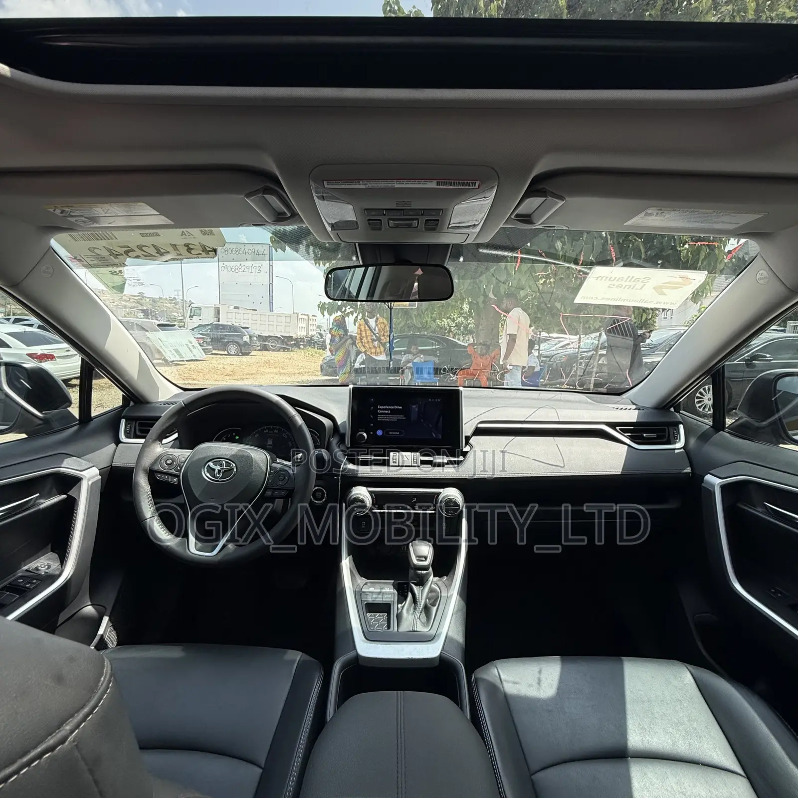 Toyota RAV4 XLE AWD 2024 Silver
