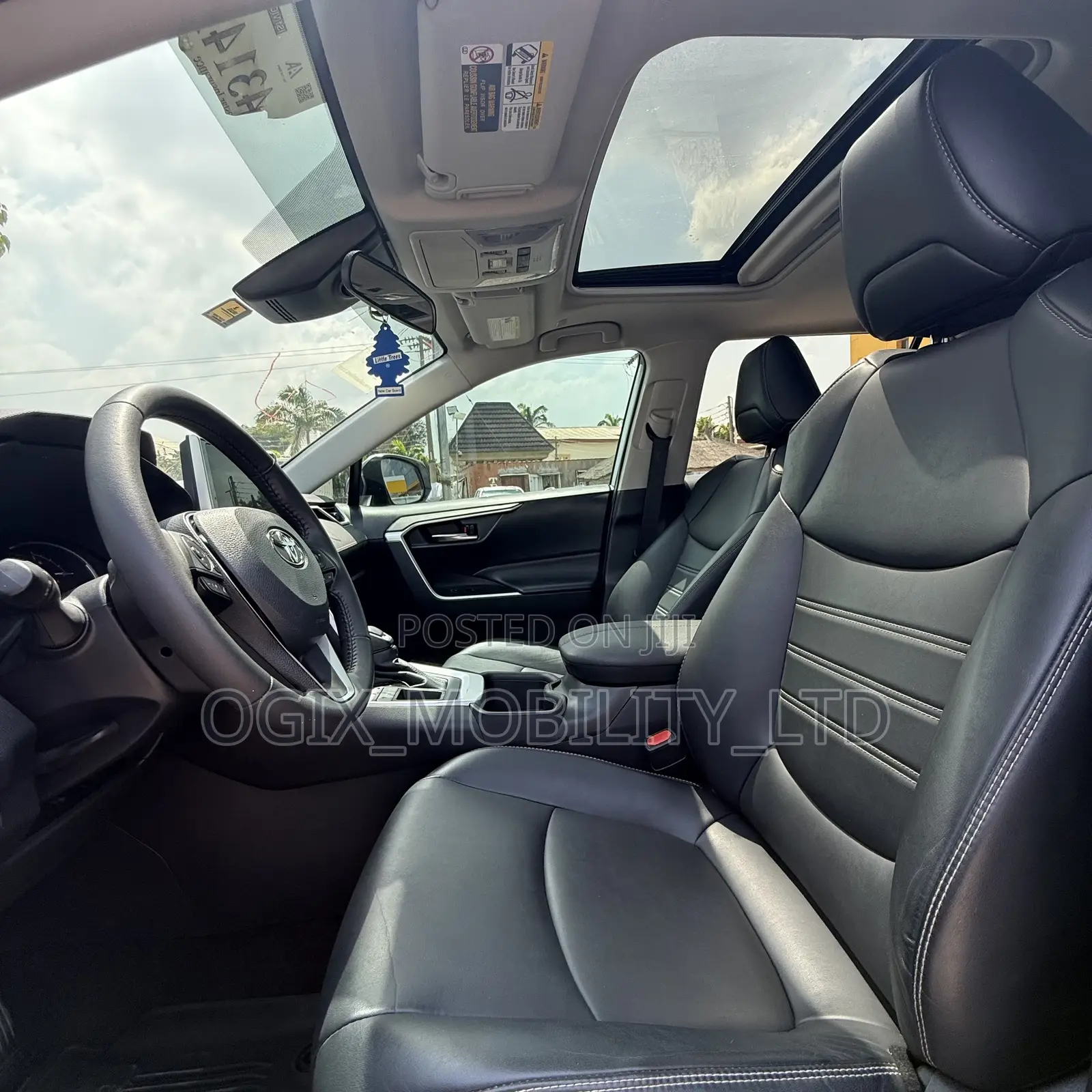 Toyota RAV4 XLE AWD 2024 Silver