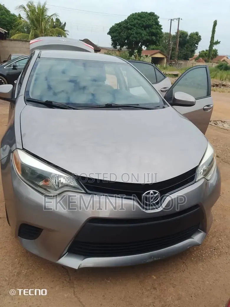 Toyota Corolla 2014 Brown