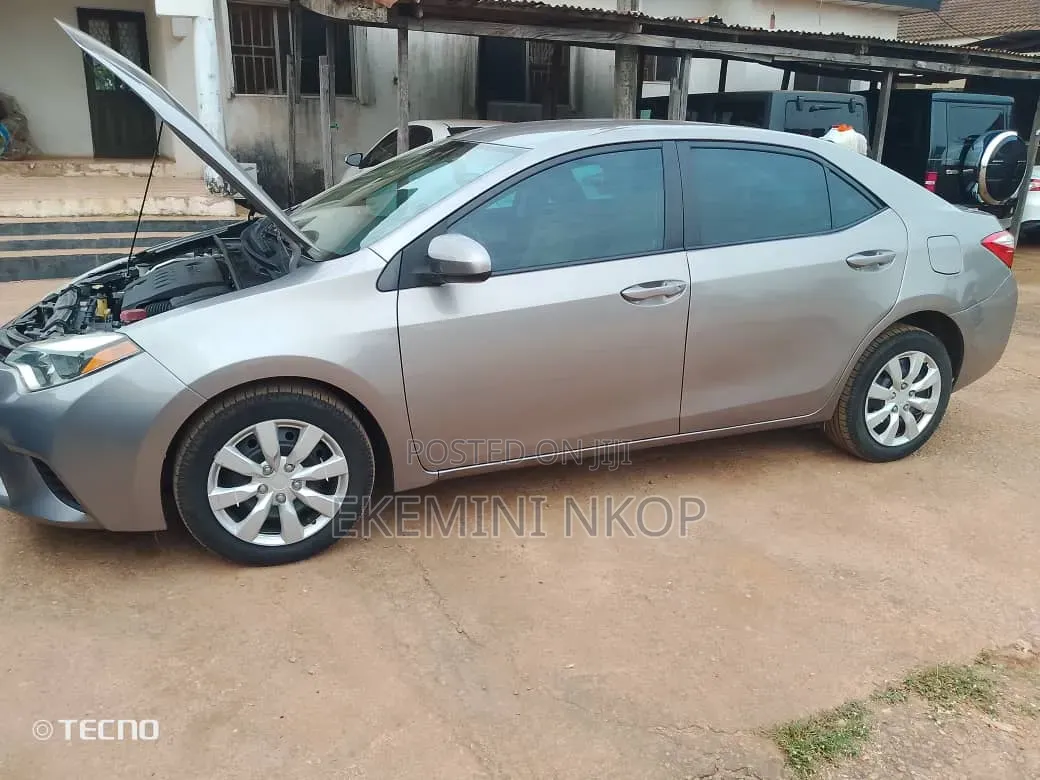 Toyota Corolla 2014 Brown