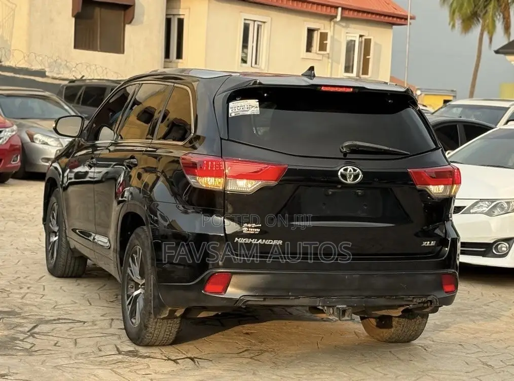 Toyota Highlander XLE V6 4x2 (3.5L 6cyl 6A) 2016 Black