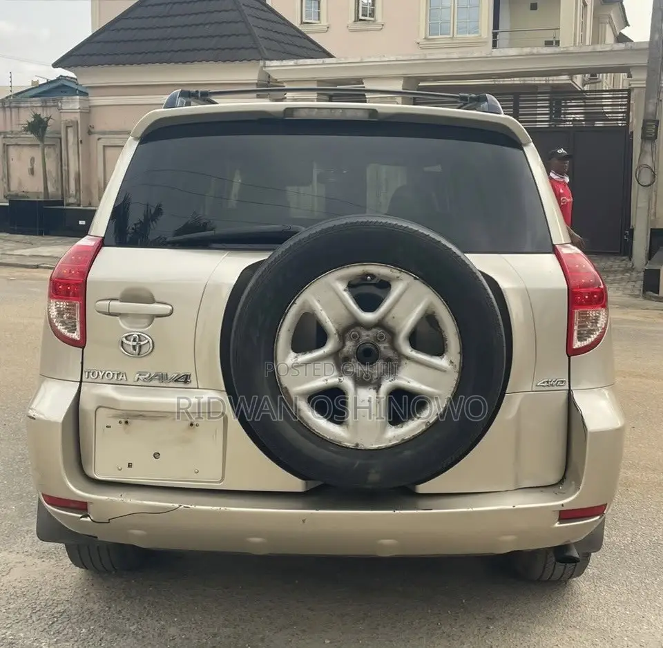Toyota RAV4 2008 Gold