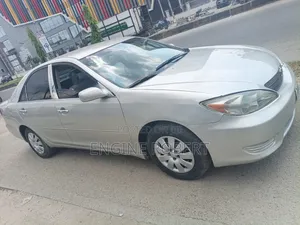 Toyota Camry LE 4dr Sedan (2.4L 4cyl 5A) 2005 Silver