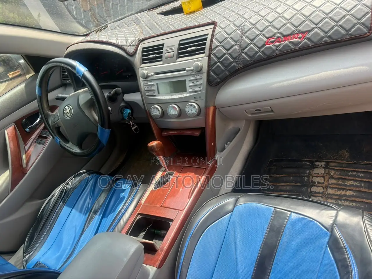 Toyota Camry LE 4dr Sedan (2.5L 4cyl 6AM) 2010 Gray