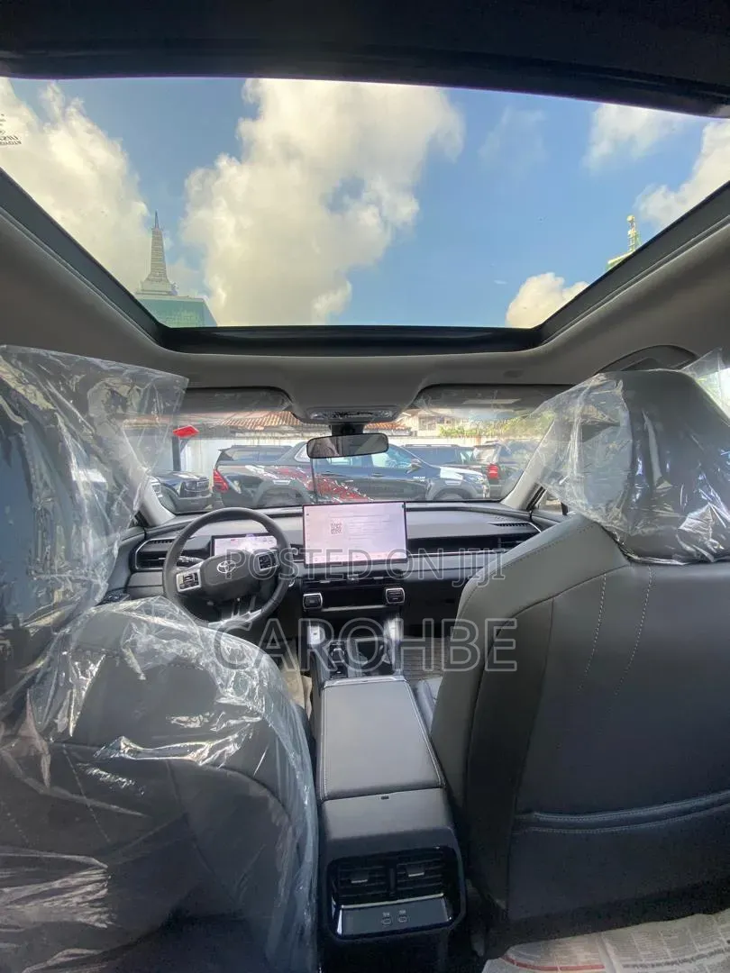 New Toyota RAV4 XLE Premium 2026 Black