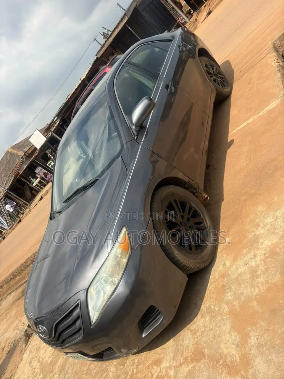 Toyota Camry LE 4dr Sedan (2.5L 4cyl 6AM) 2010 Gray