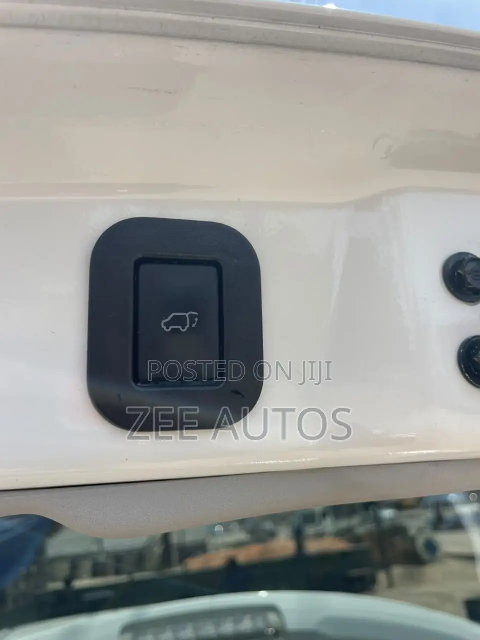 Toyota Venza LE 4dr Wagon AWD (2.7L 4cyl 6A) 2014 White