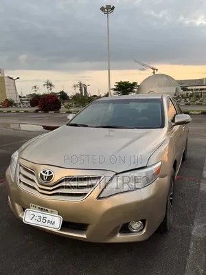 Toyota Camry 2011 Gold