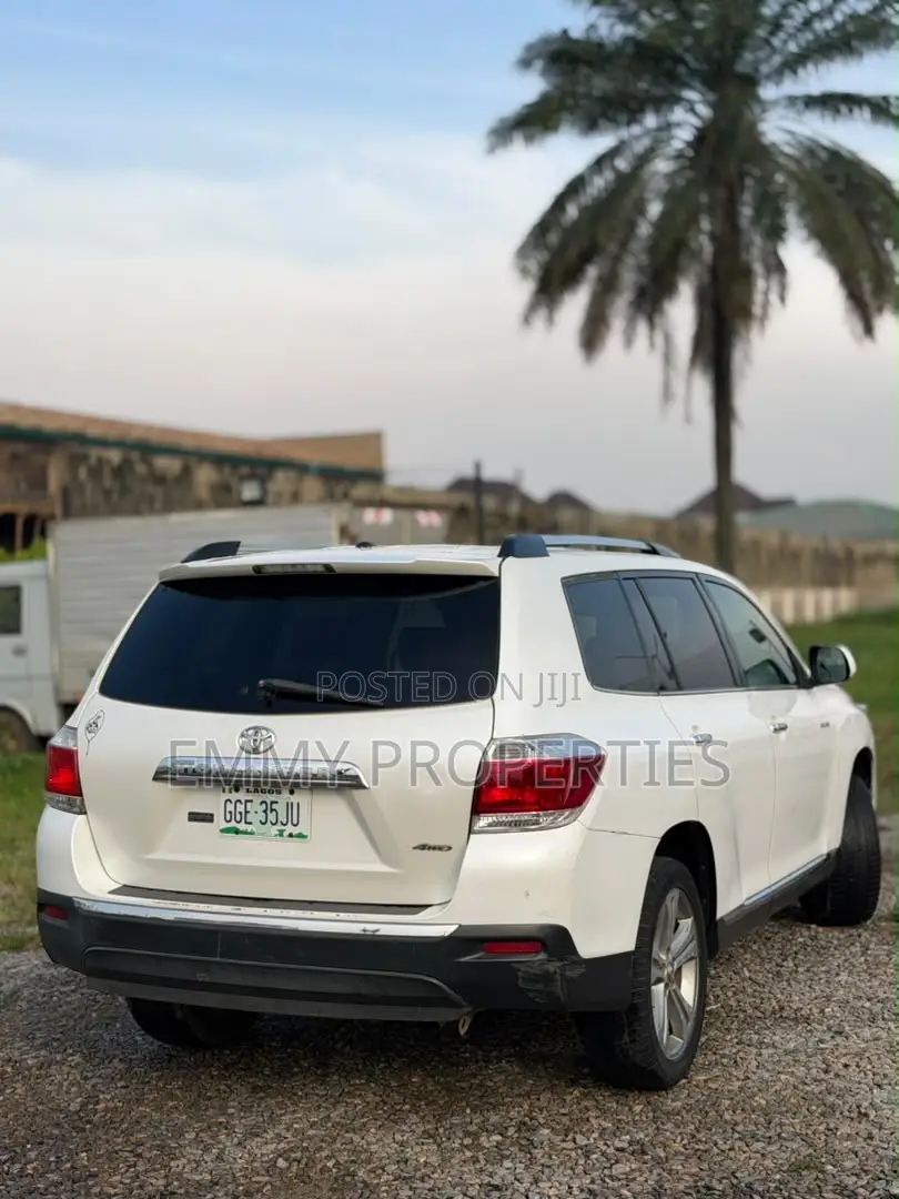 Toyota Highlander Limited 2012 White