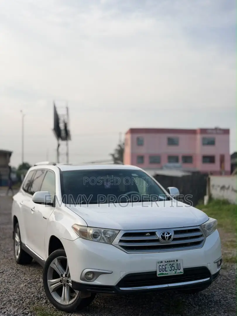 Toyota Highlander Limited 2012 White