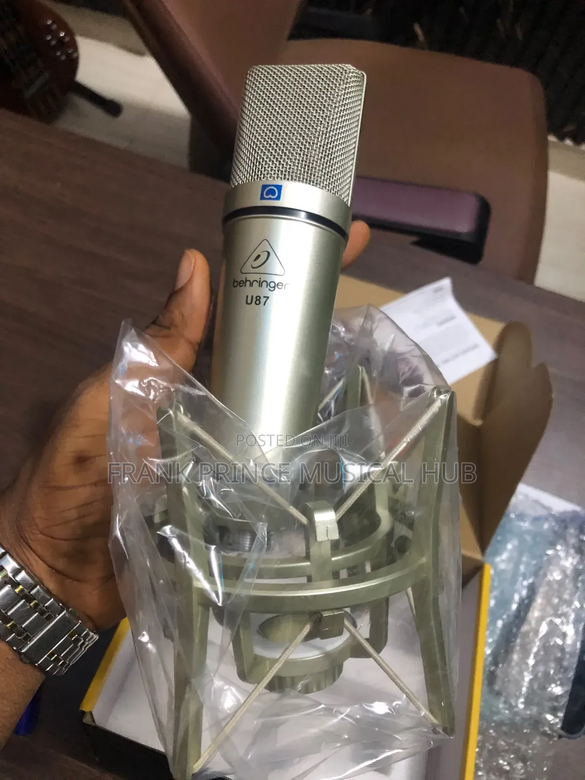 Behringer Studio Recording Condenser Microphone for Podcasting Live