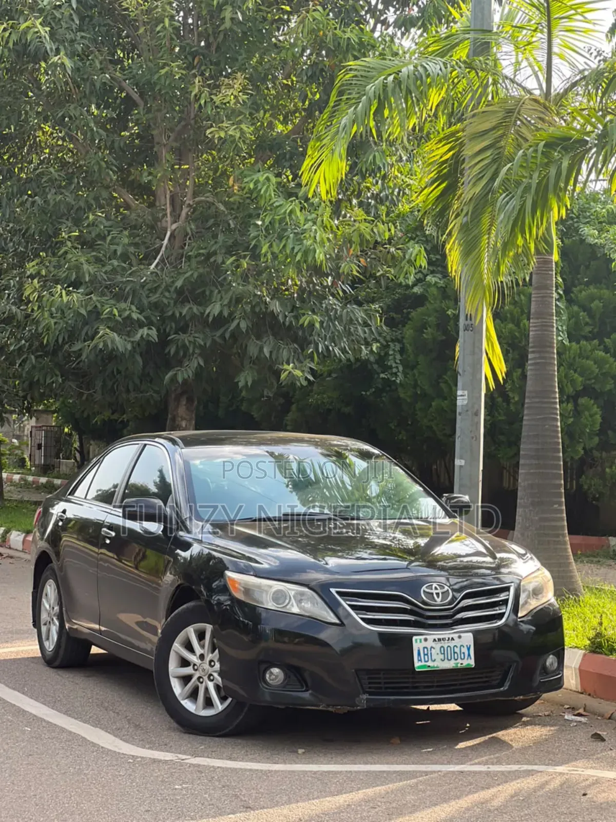 Toyota Camry XLE V6 4dr Sedan (3.5L 6cyl 6AM) 2010 Black
