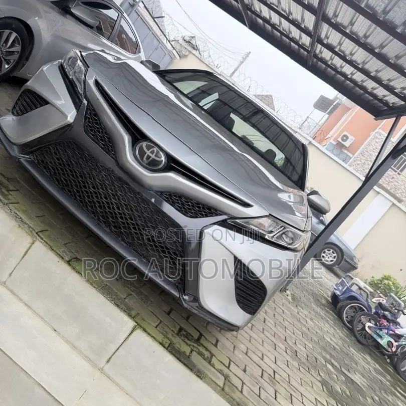 Toyota Camry 2019