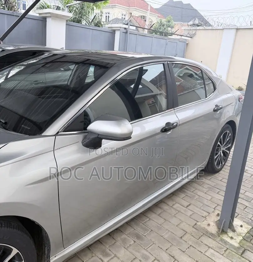 Toyota Camry 2019