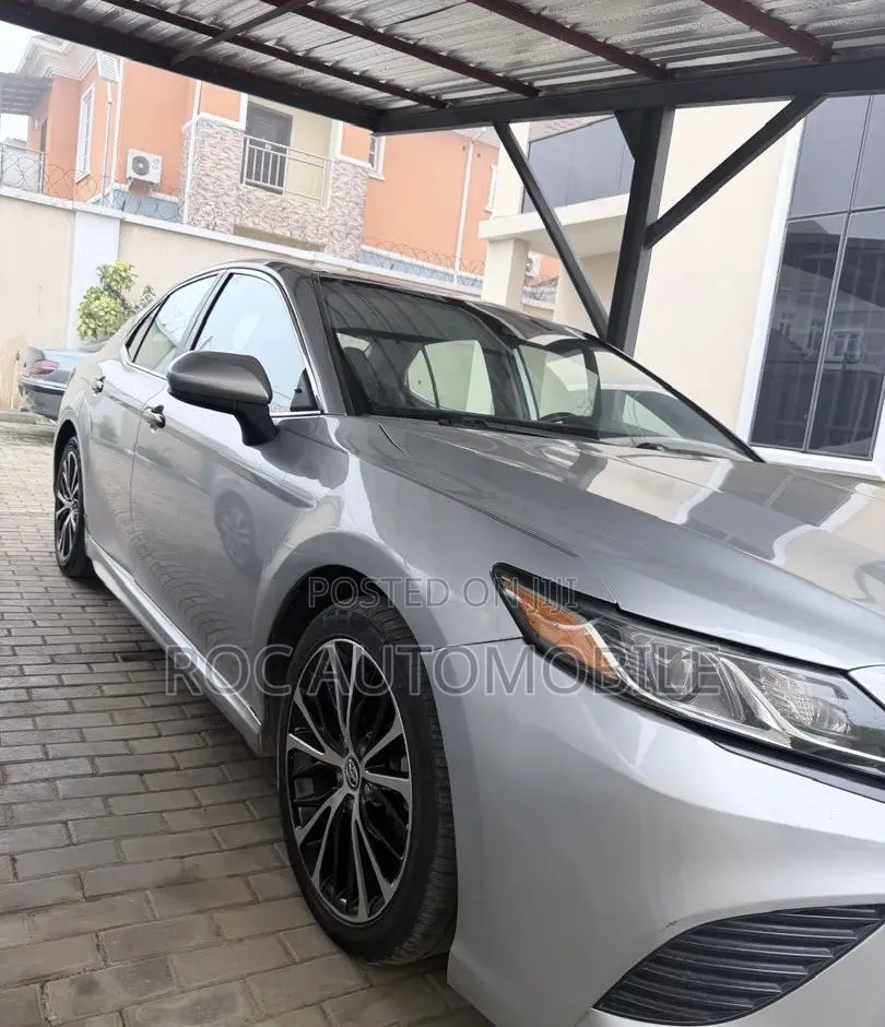 Toyota Camry 2019