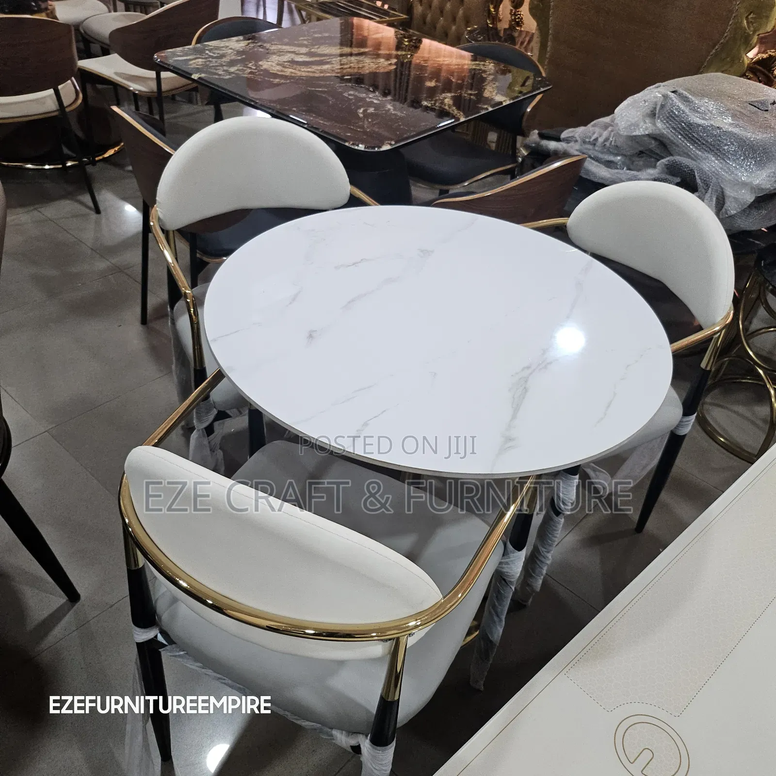 3seaters Round Marble Sleek Dining Set