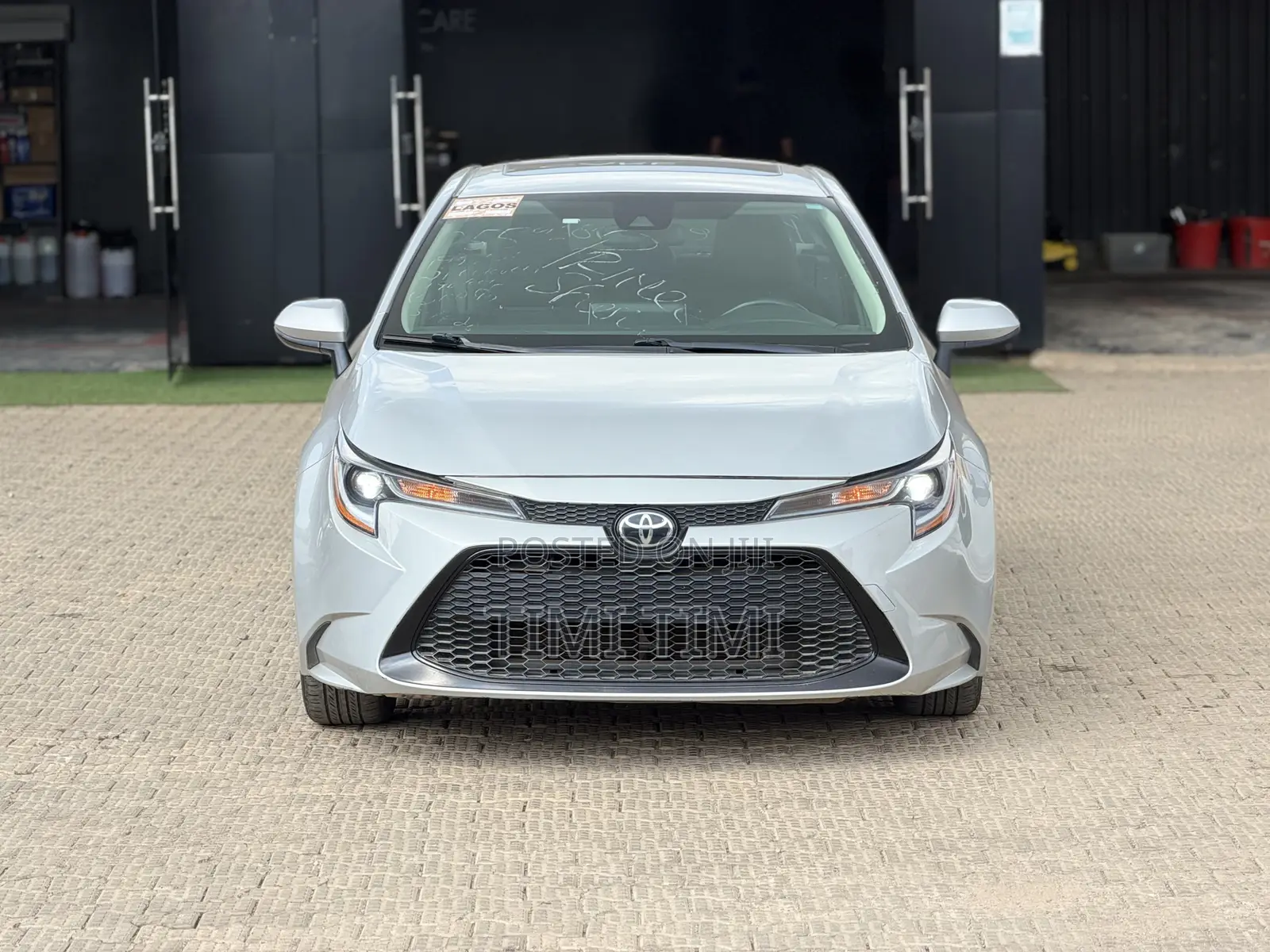 Toyota Corolla LE 2021 Silver