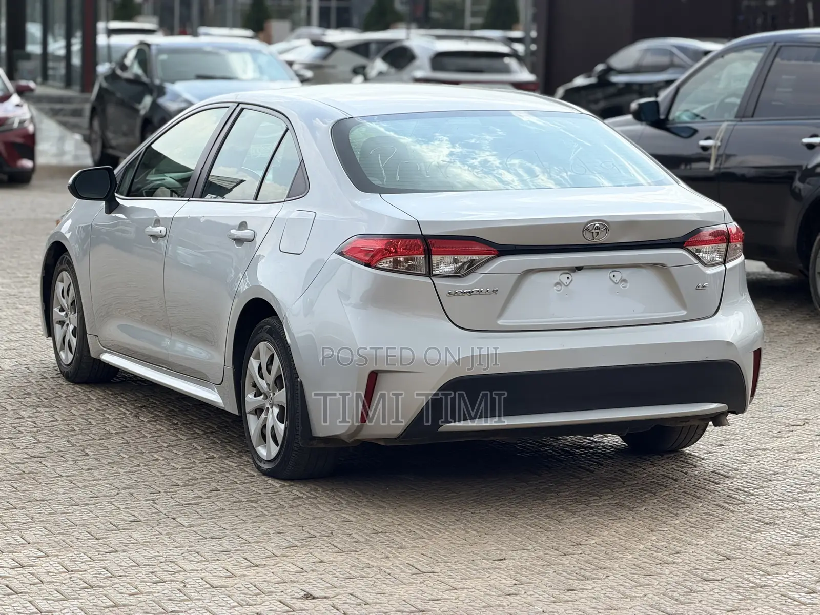 Toyota Corolla LE 2021 Silver