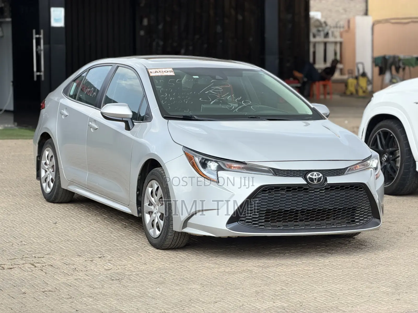 Toyota Corolla LE 2021 Silver