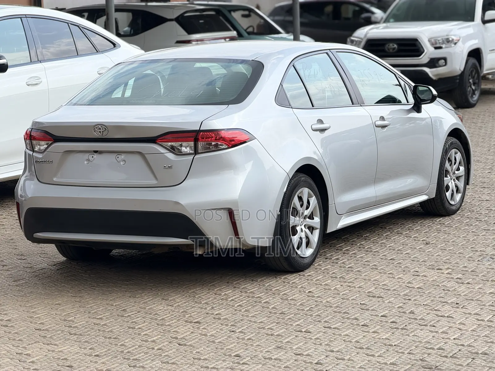 Toyota Corolla LE 2021 Silver