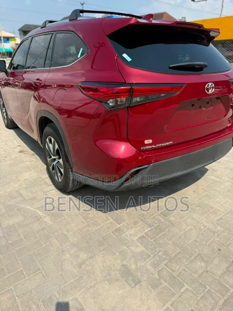 Toyota Highlander Platinum 2021 Red
