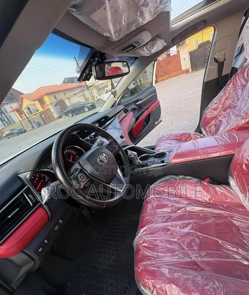 Toyota Camry 2019 White