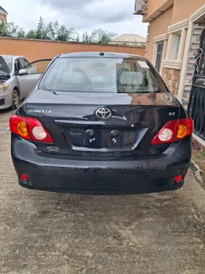 Toyota Corolla 2010 Black