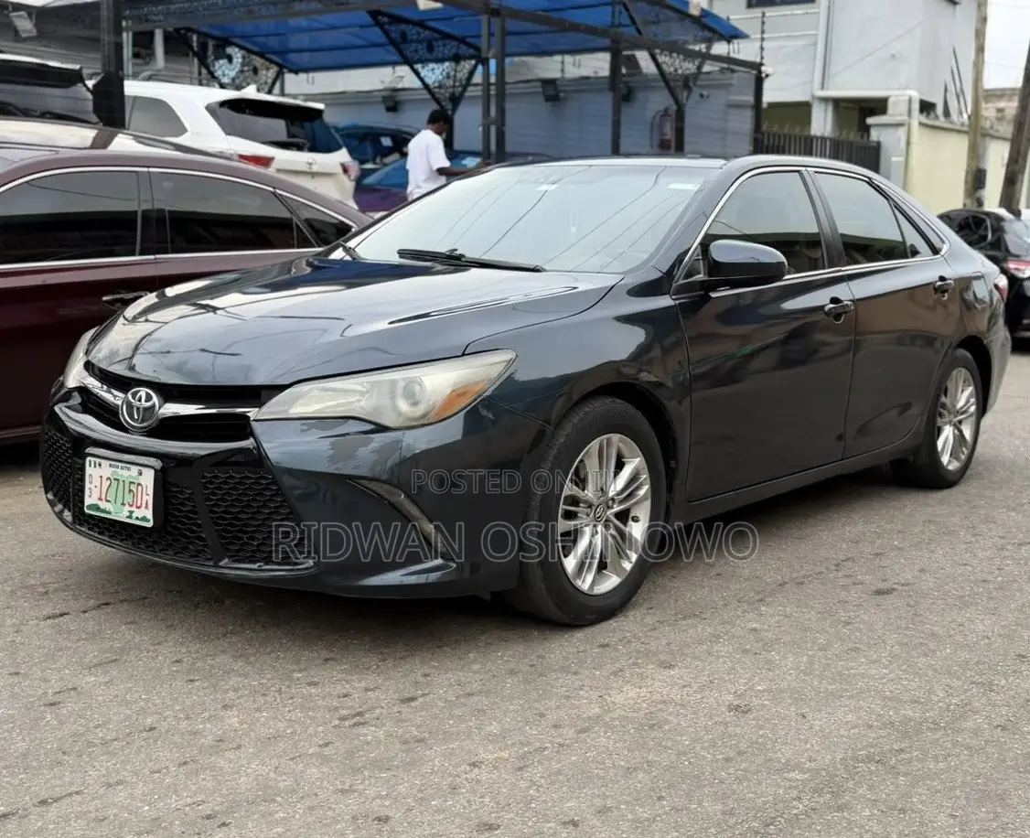 Toyota Camry SE 4dr Sedan (2.5L 4cyl 6A) 2016 Blue
